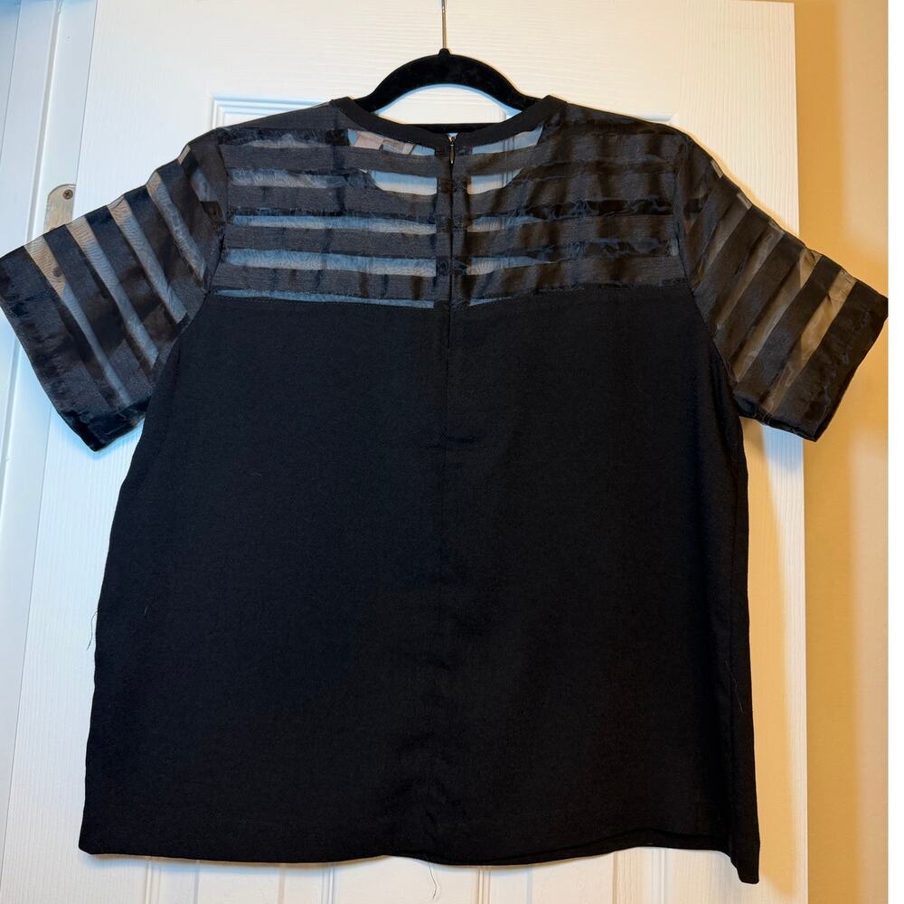 Black Zip Up Mesh Shoulder Striped Top Size Medium - Picture 3 of 3